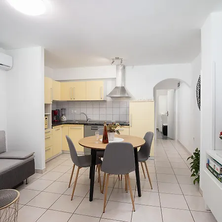 Apartment D&n